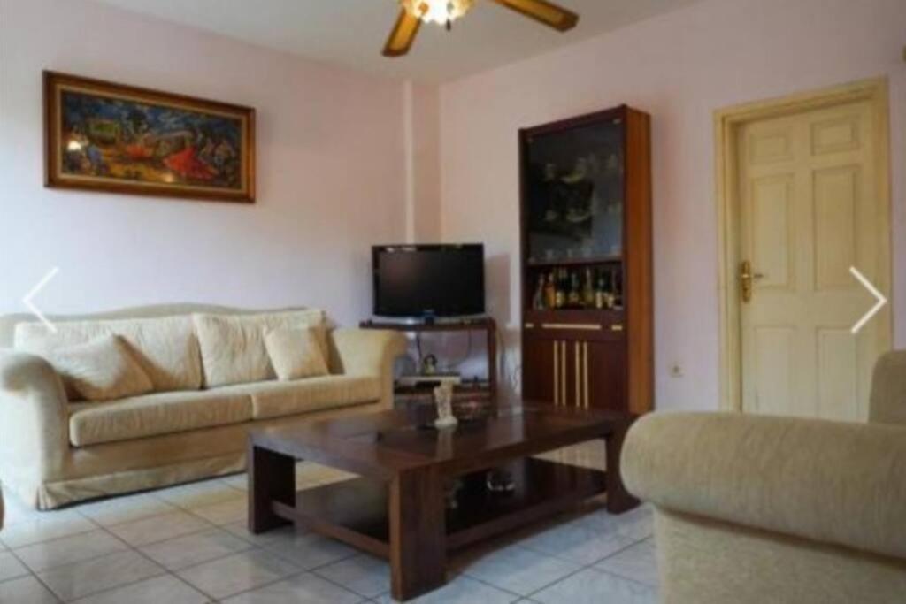 George 'S Nest Apartman Ájosz Szpirídon Kültér fotó